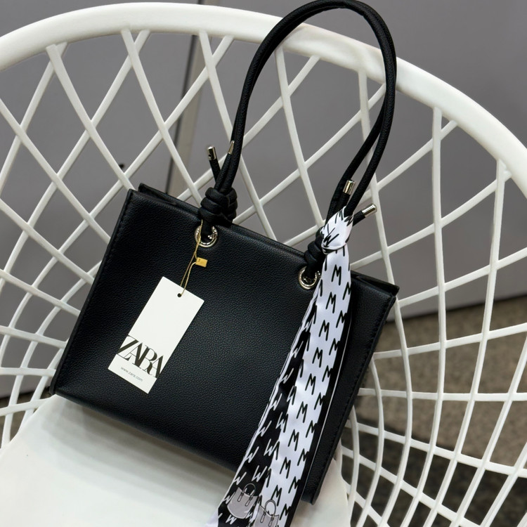 کیف زنانه دستی و دوشی مدل مینی توت (Mini Tote) با بند اسکارف